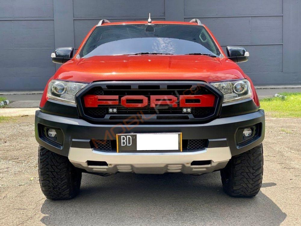Mobil Ford Ranger 2014