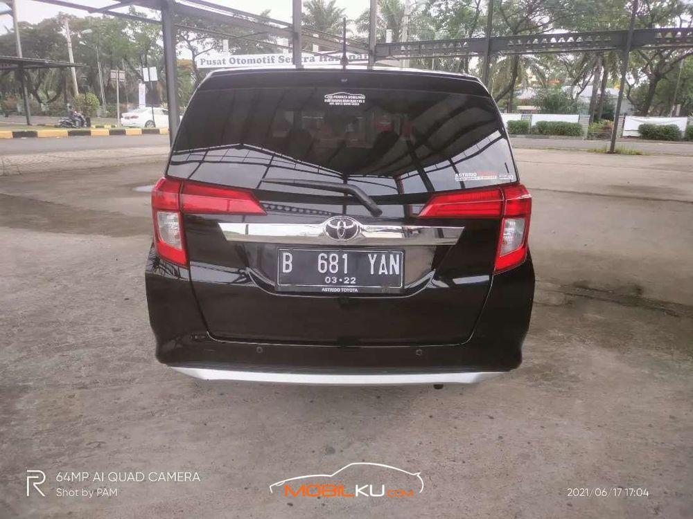 Mobil Toyota Calya 2017