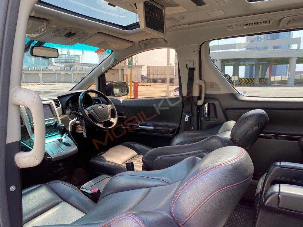 Mobil Toyota Vellfire 2014