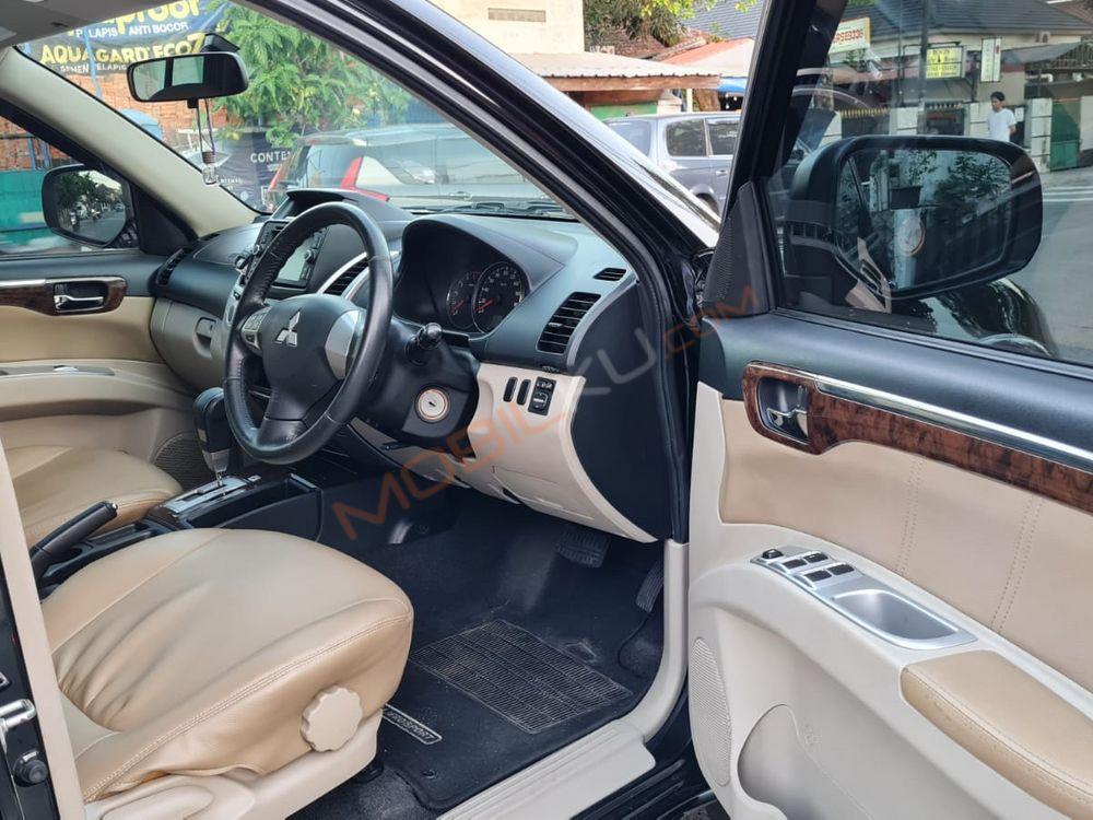 Mobil Mitsubishi Pajero Sport 2015
