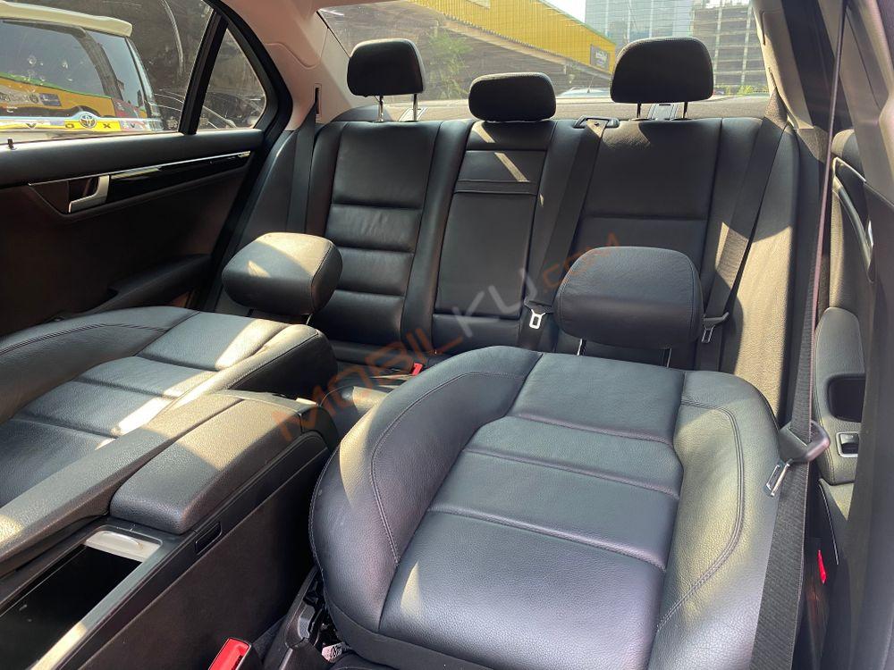 Mobil Mercedes-Benz C-Class 2013