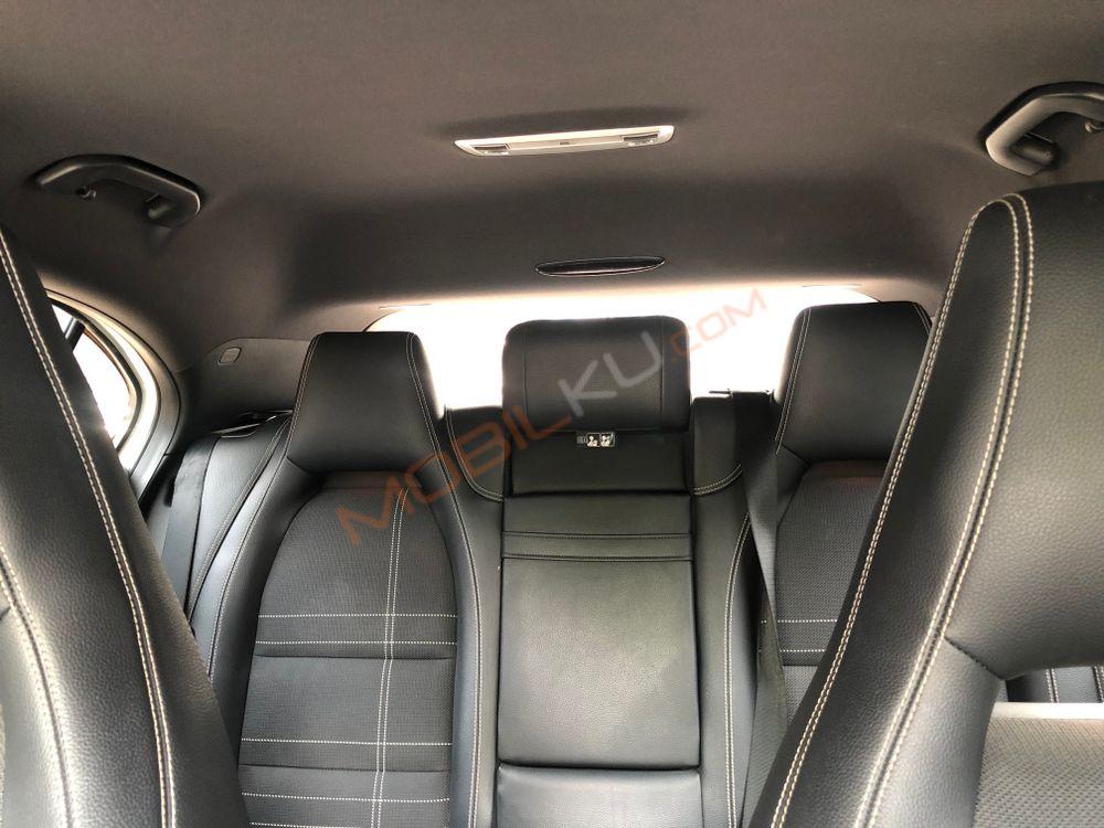 Mobil Mercedes-Benz A-Class 2013