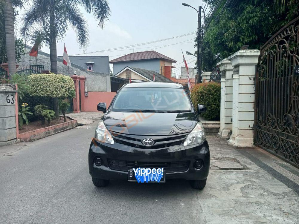 Mobil Toyota Avanza 2014