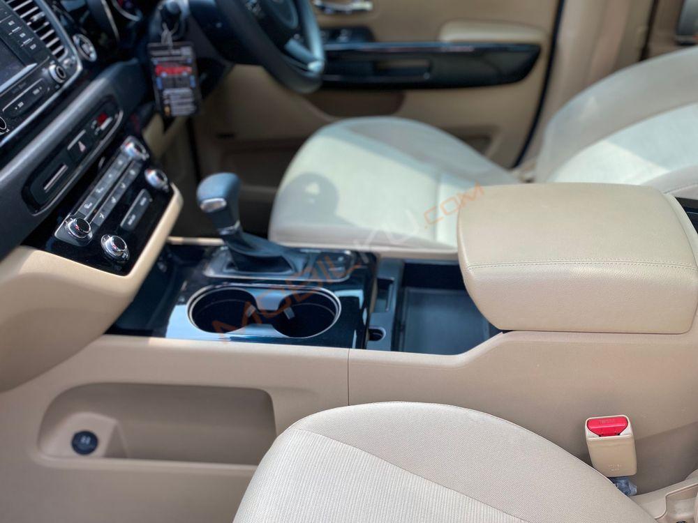 Mobil Kia Sedona 2017