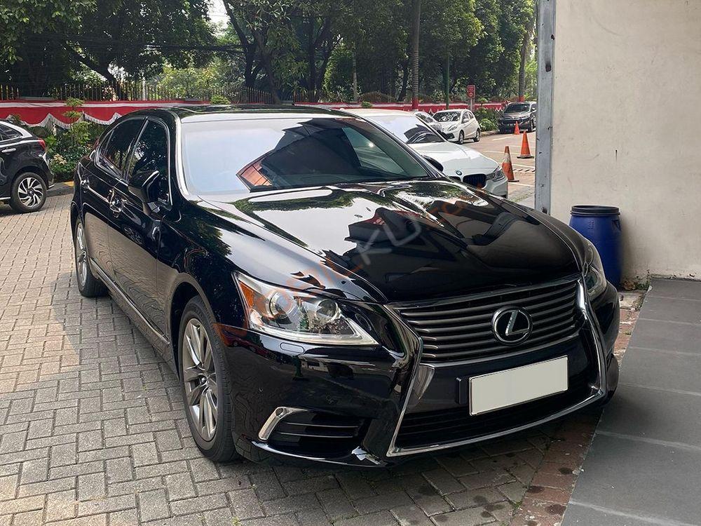 Mobil Lexus LS 2014