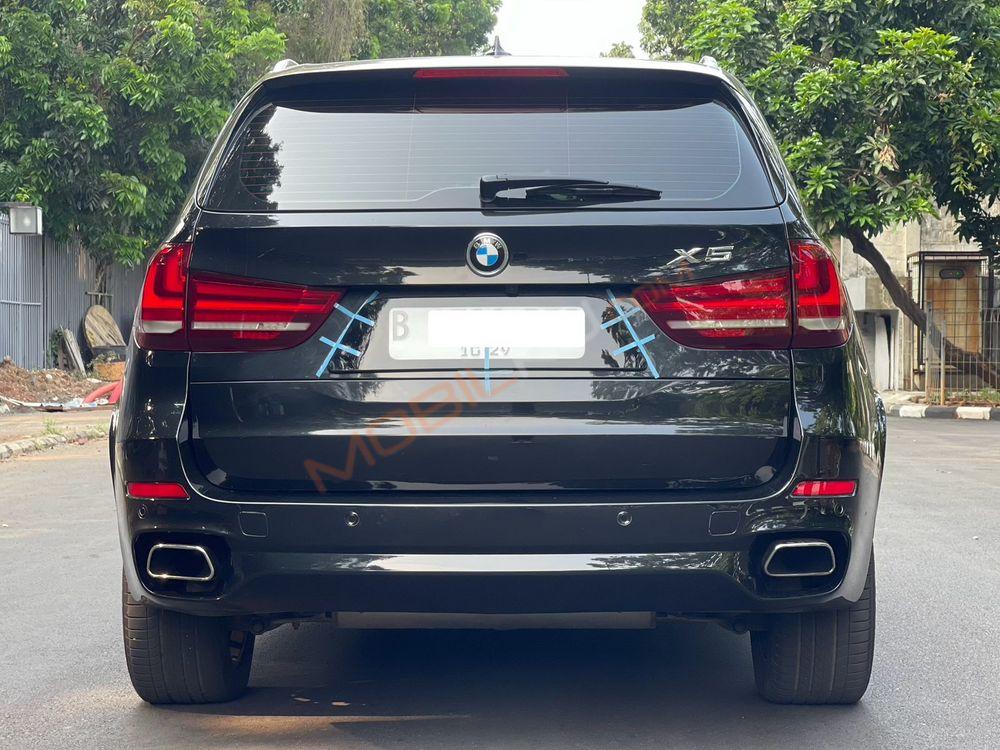 Mobil BMW X5 2015