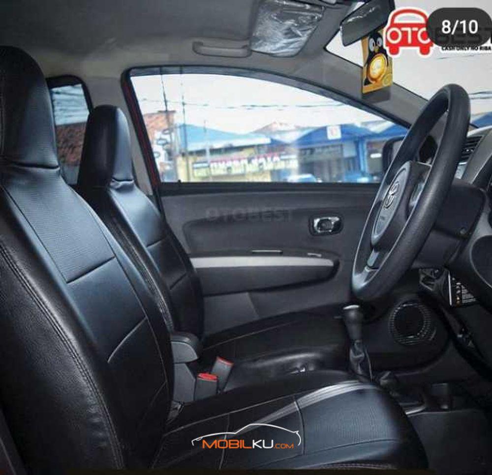 Mobil Toyota Agya 2016