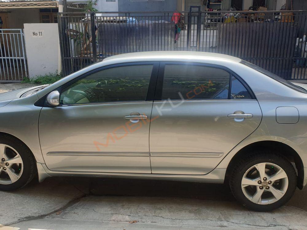 Mobil Toyota Corolla 2012