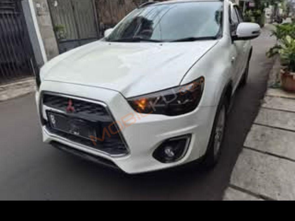 Mobil Mitsubishi Outlander Sport 2016