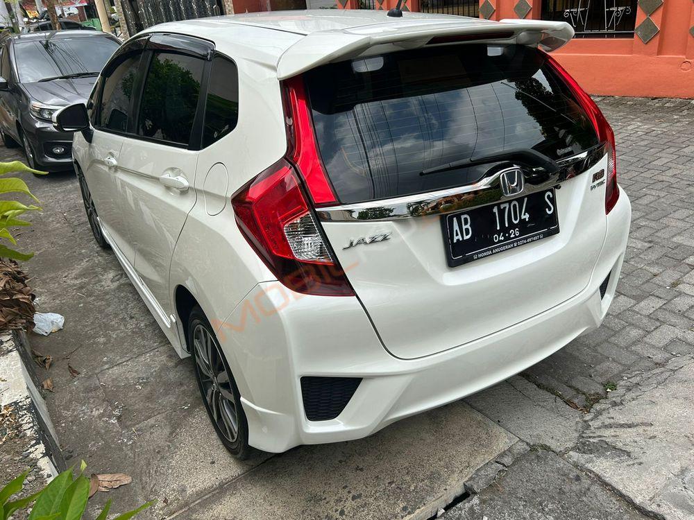 Mobil Honda Jazz 2016
