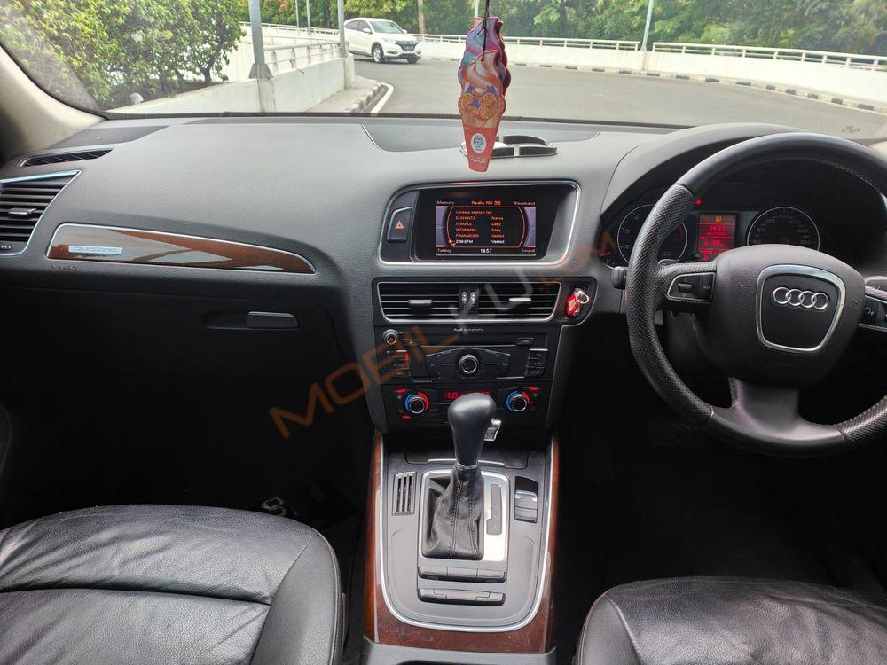 Mobil Audi Q5 2011