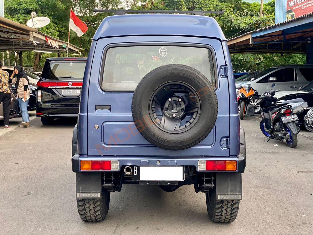 Mobil Suzuki Katana 2005