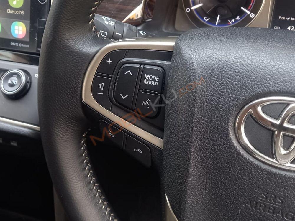 Mobil Toyota Kijang Innova 2017