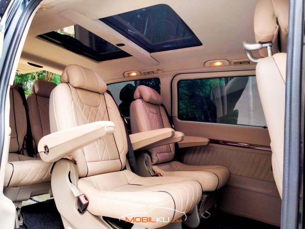 Mobil Mercedes-Benz Viano 2010