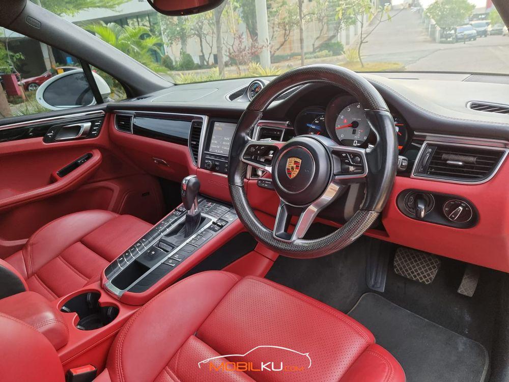 Mobil Porsche Macan 2014