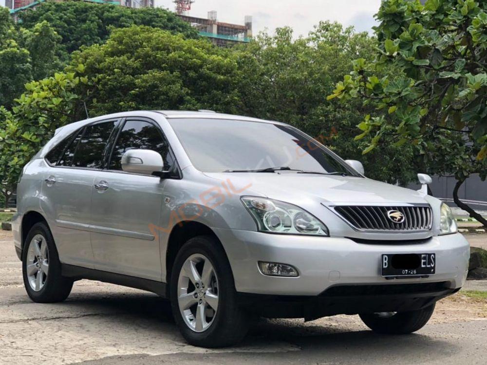 Mobil Toyota Harrier 2013