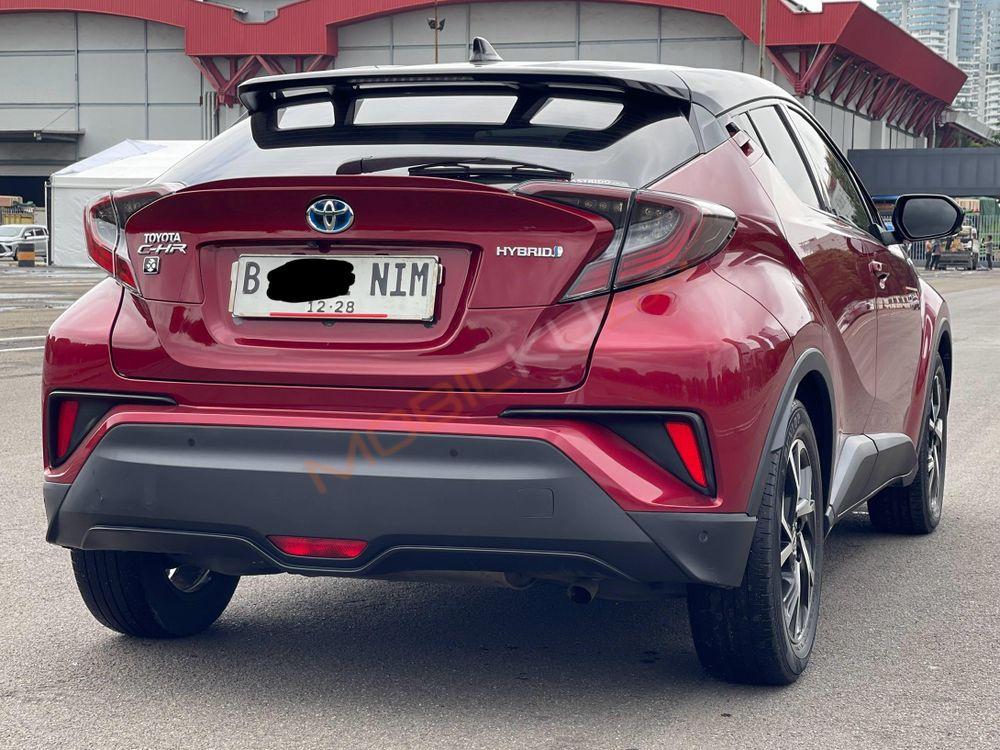 Mobil Toyota C-HR 2021