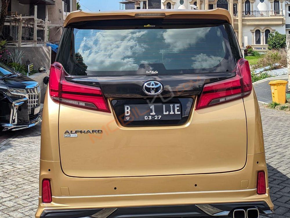 Mobil Toyota Alphard 2020