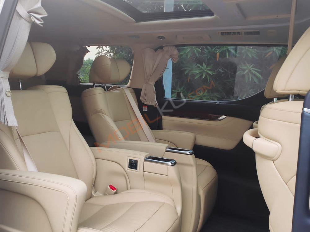 Mobil Toyota Alphard 2022