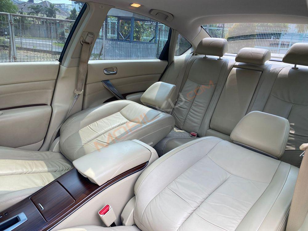 Mobil Nissan Teana 2010