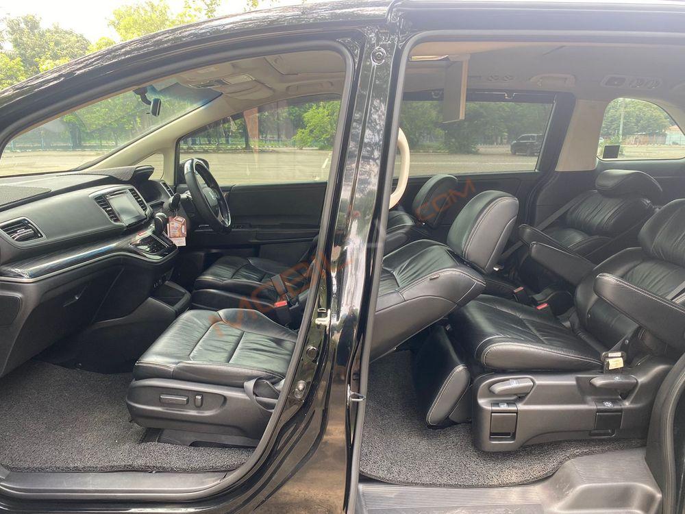 Mobil Honda Odyssey 2015