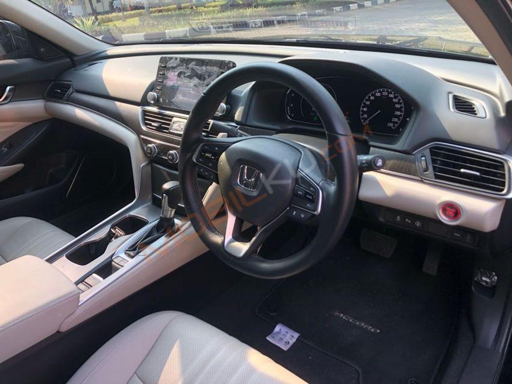Mobil Honda Accord 2020