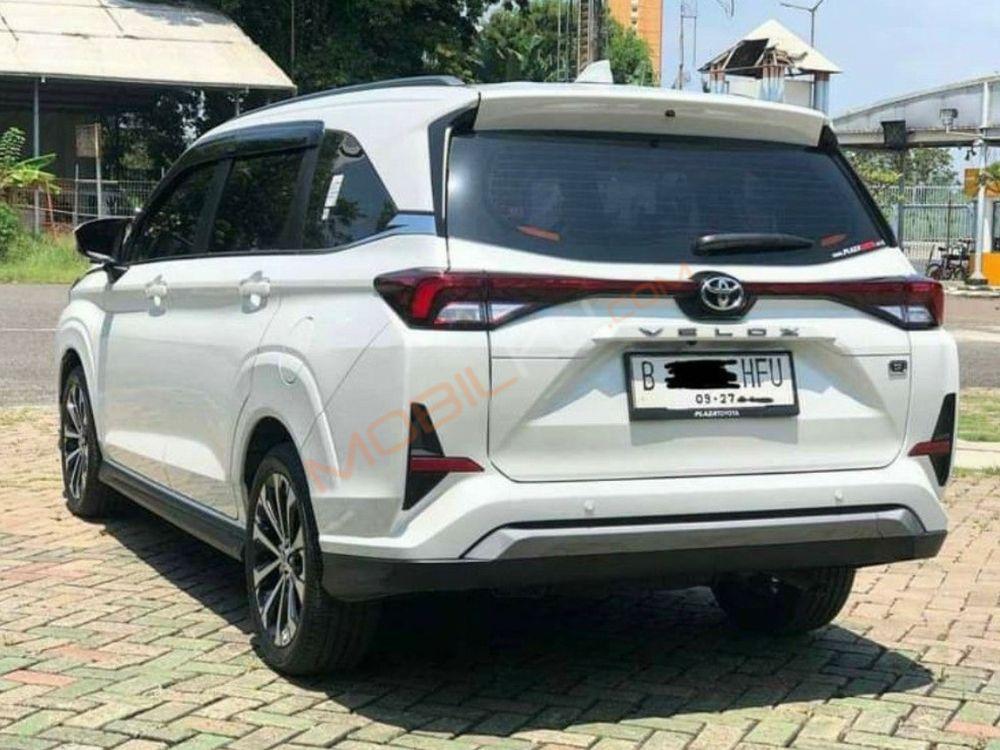 Mobil Toyota Veloz 2022