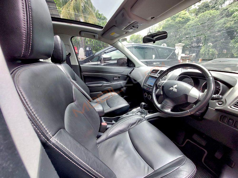 Mobil Mitsubishi Outlander Sport 2014