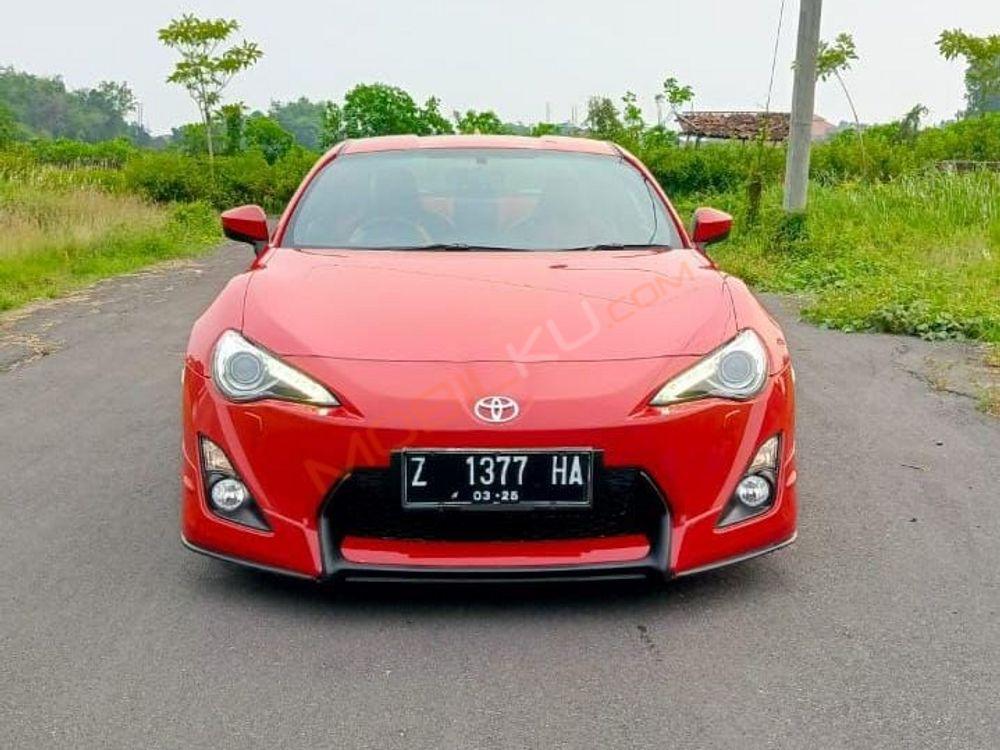 Mobil Toyota 86 2014