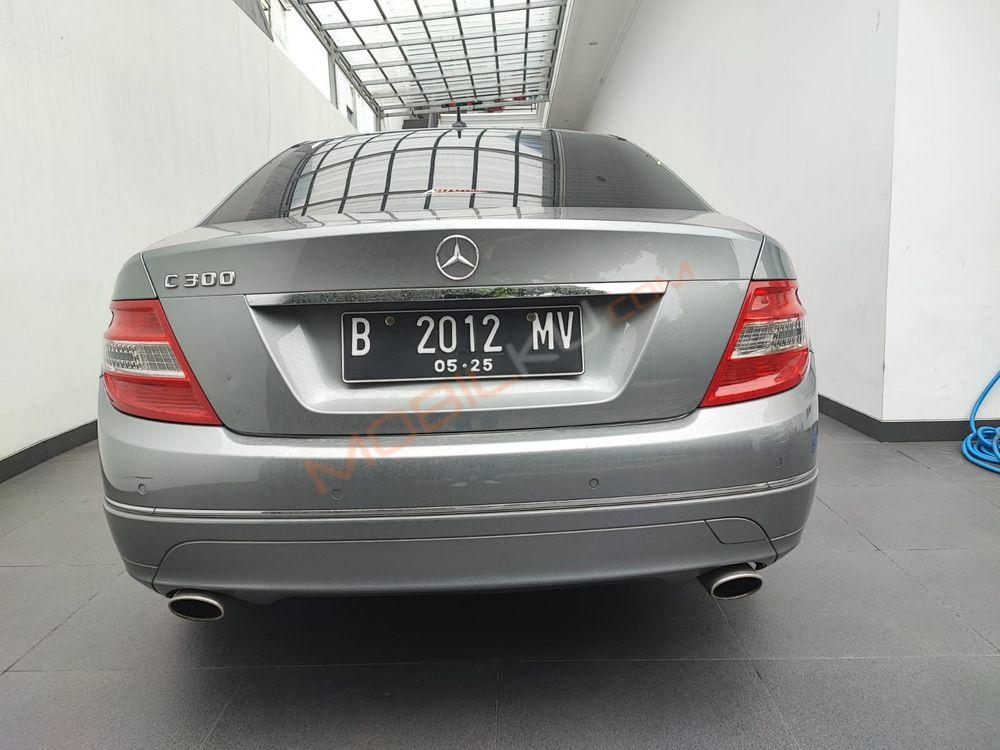 Mobil Mercedes-Benz C-Class 2010