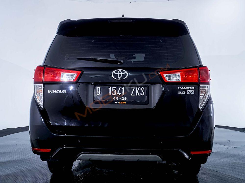 Mobil Toyota Kijang Innova 2021