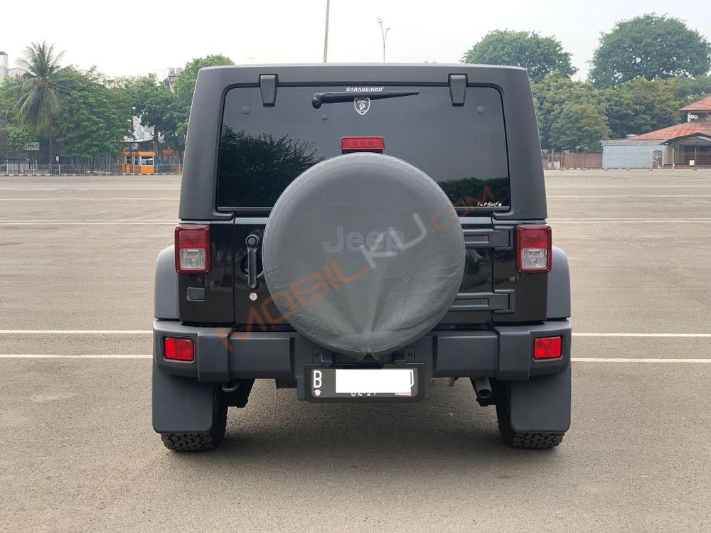 Mobil Jeep Wrangler 2011