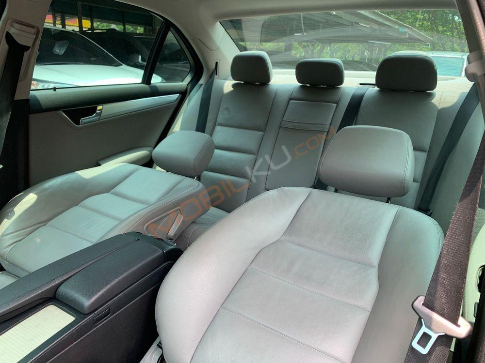 Mobil Mercedes-Benz C-Class 2008