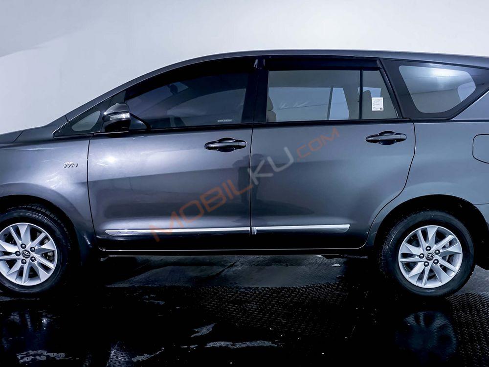 Mobil Toyota Kijang Innova 2017