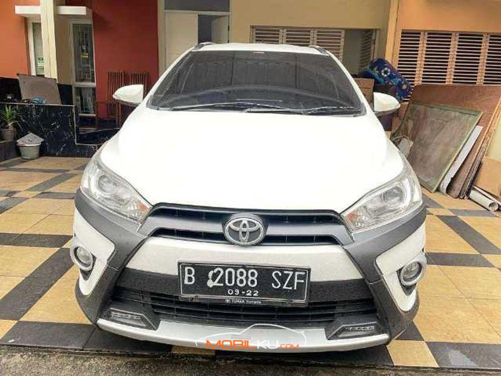 Mobil Toyota Yaris 2017