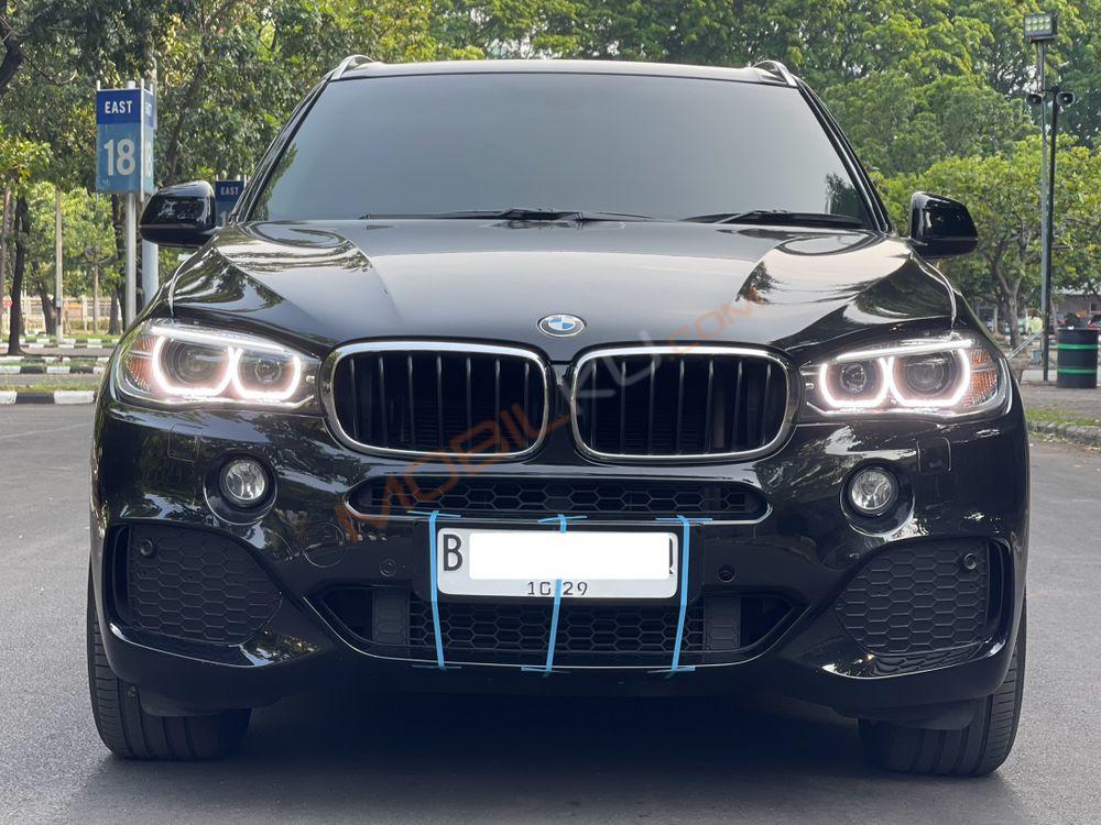 Mobil BMW X5 2015