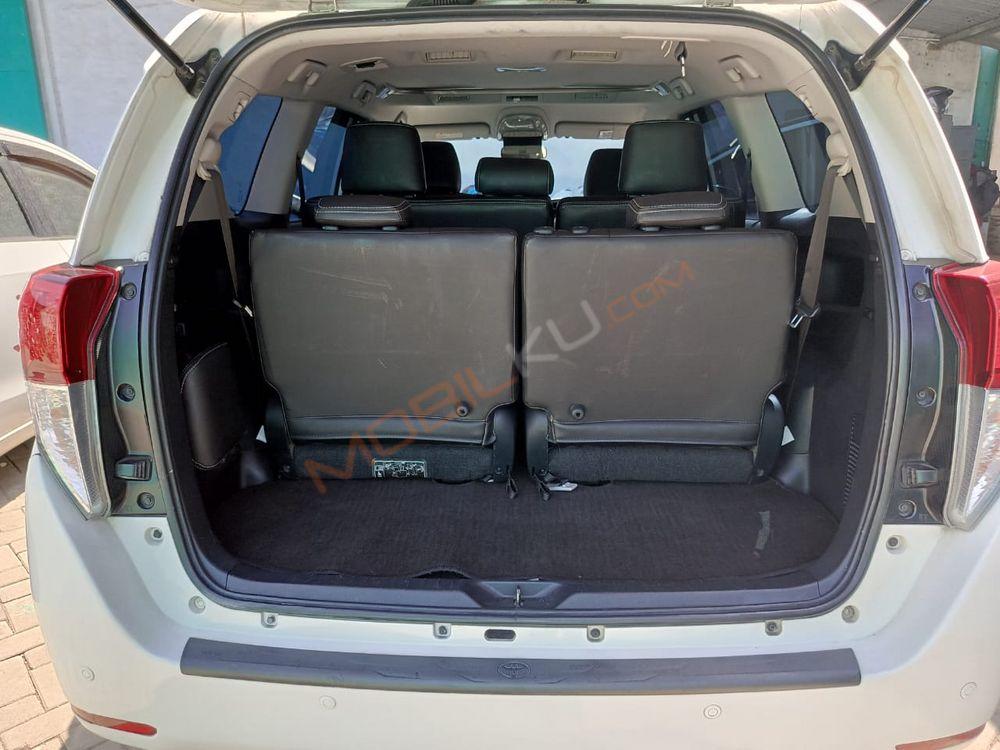 Mobil Toyota Kijang Innova 2018