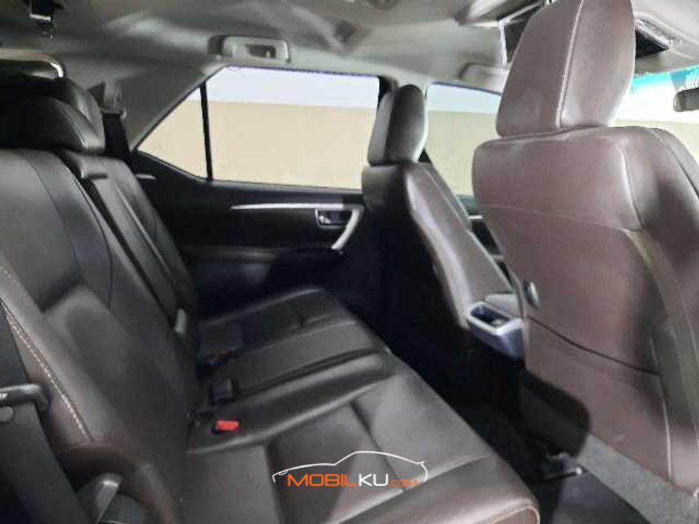 Mobil Toyota Fortuner 2016