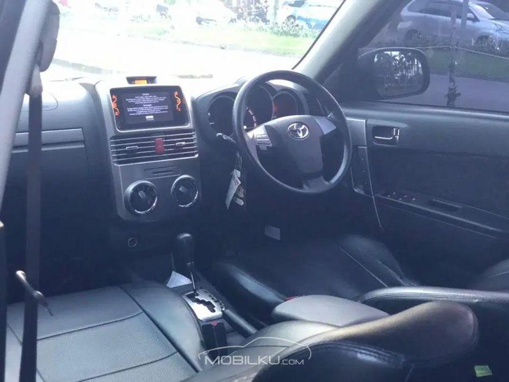 Mobil Toyota Rush 2015