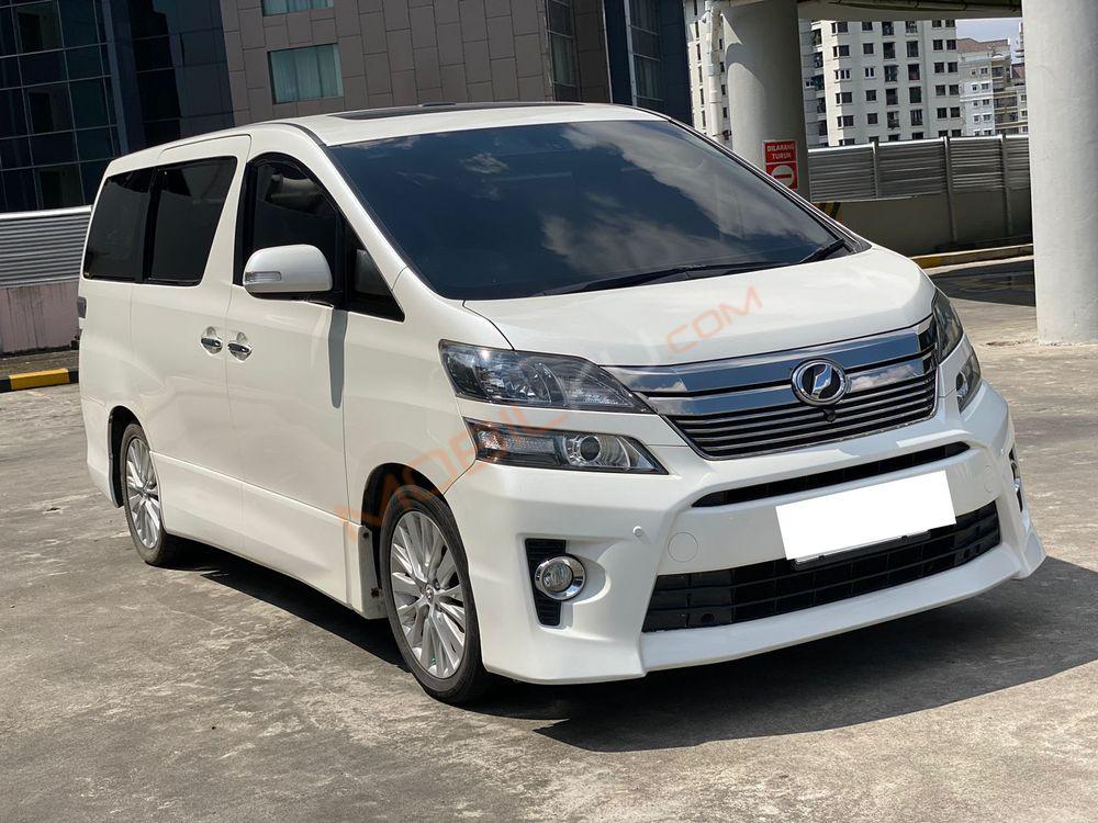 Mobil Toyota Vellfire 2014