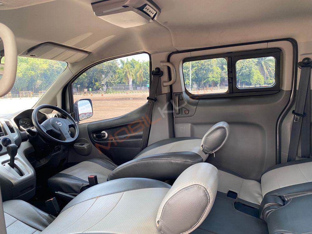 Mobil Nissan Evalia 2012