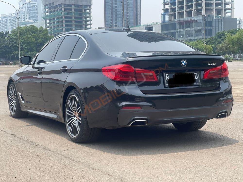 Mobil BMW 5 Series 2020