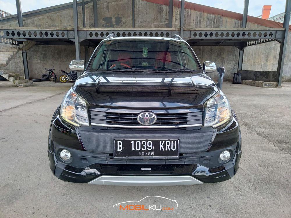 Mobil Toyota Rush 2015