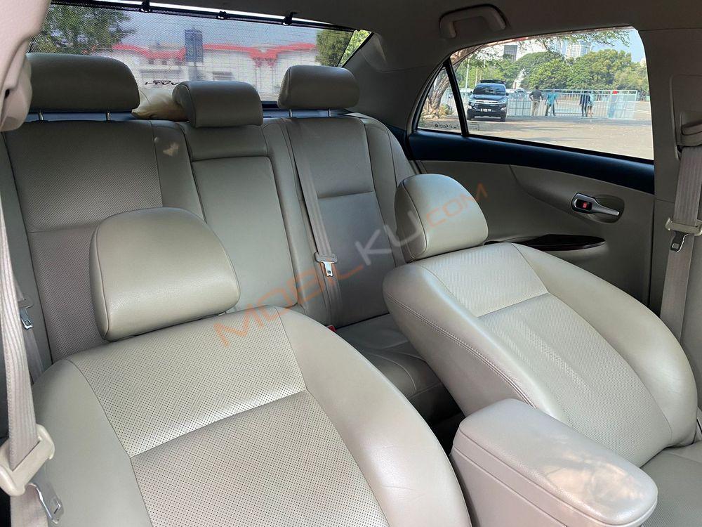 Mobil Toyota Corolla 2010