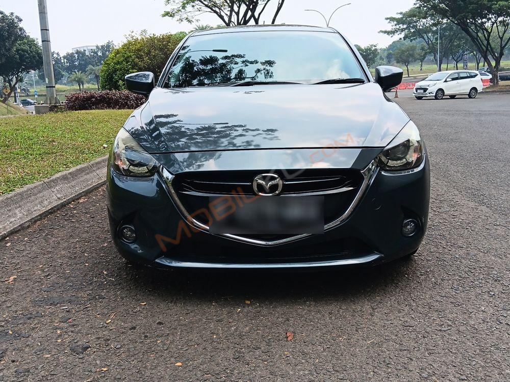Mobil Mazda 2 Hatchback 2015