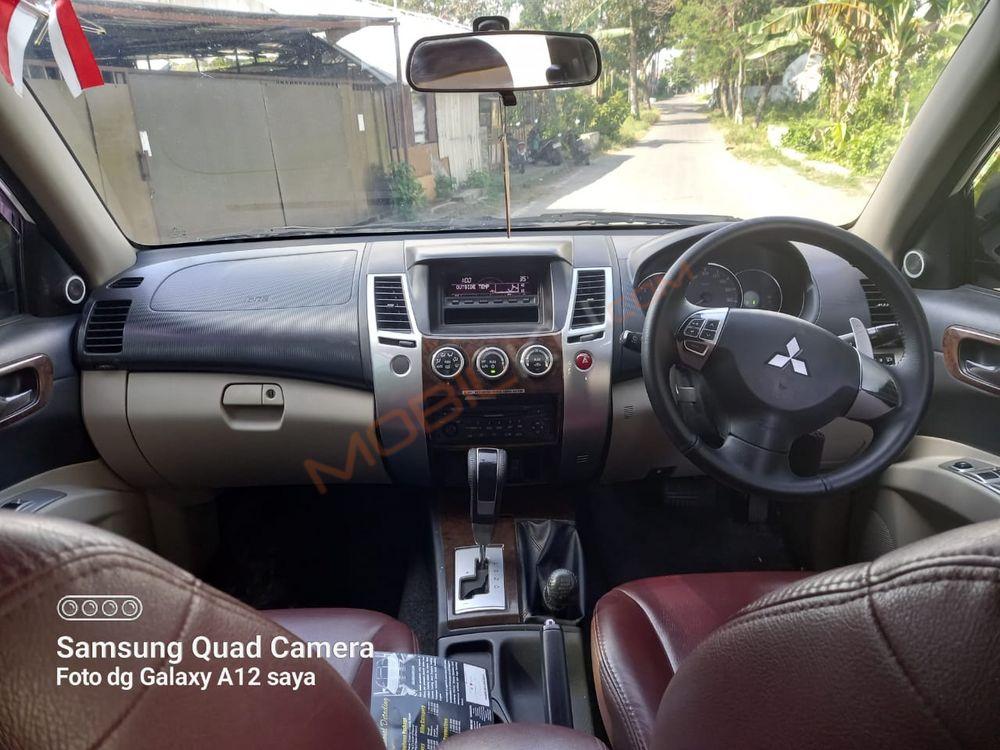 Mobil Mitsubishi Pajero Sport 2012