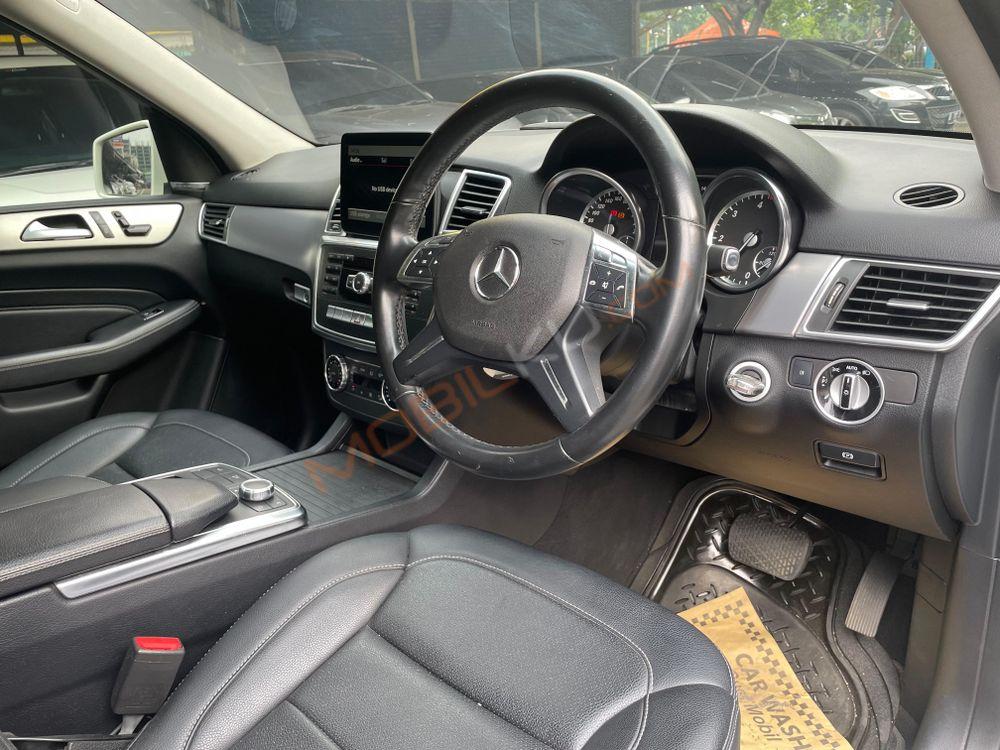 Mobil Mercedes-Benz ML 2013