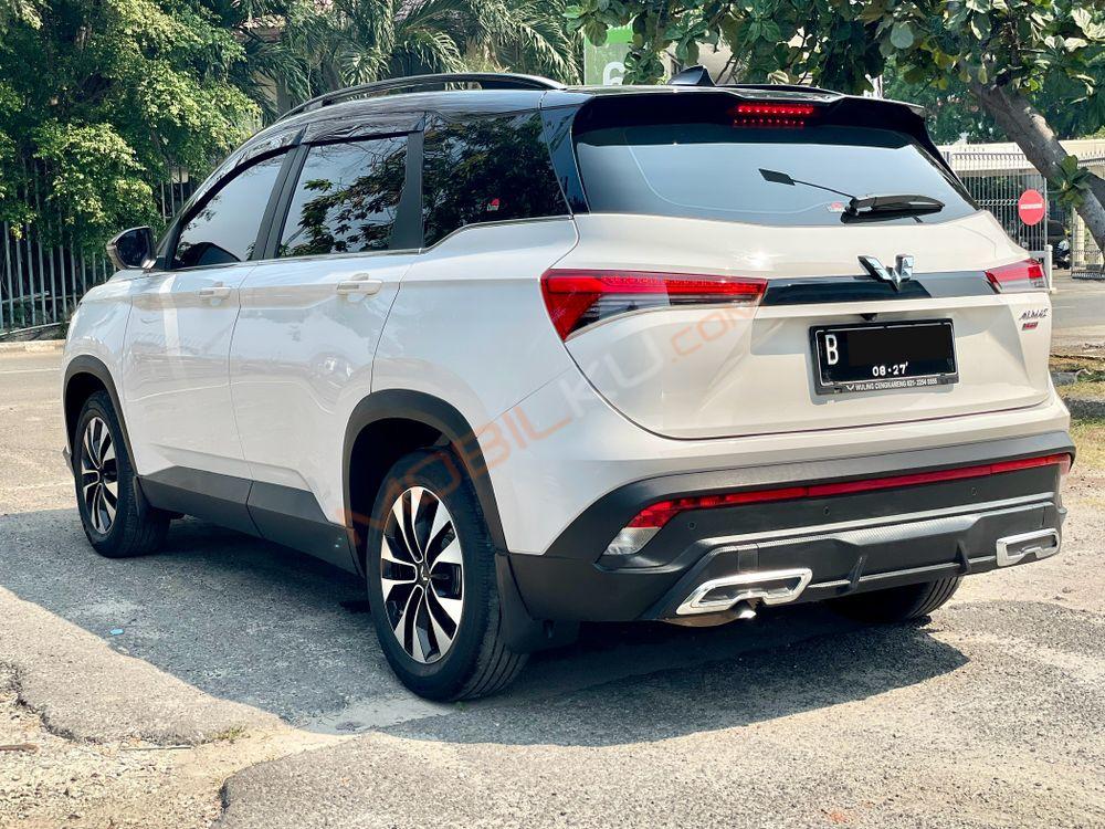 Mobil Wuling Almaz 2022