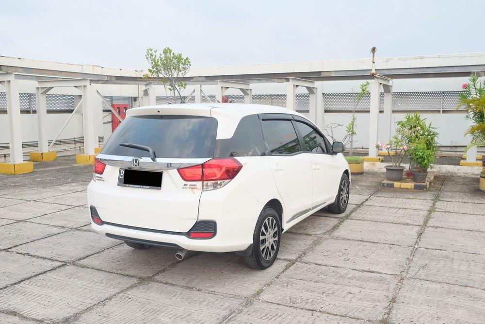 Mobil Honda Mobilio 2015