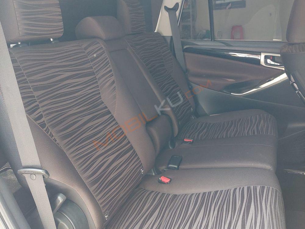 Mobil Toyota Kijang Innova 2021